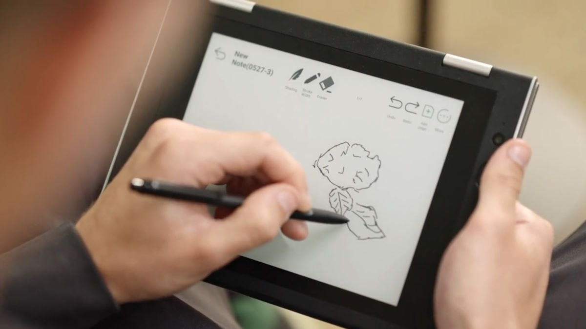 OKPad to wyjątkowy tablet. Ma aż dwa ekrany, ale to nie wszystko