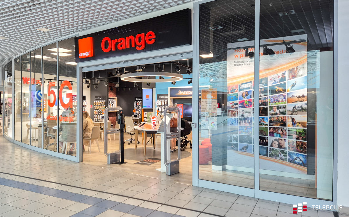 Orange zrezygnował z kontrowersyjnej opłaty. Teraz oddaje pieniądze