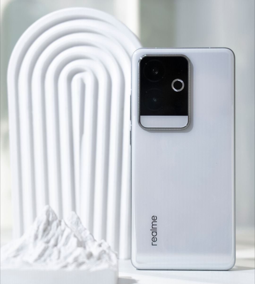 Realme GT 6 na dopalaczach. Chiński flagowiec z jedną wadą