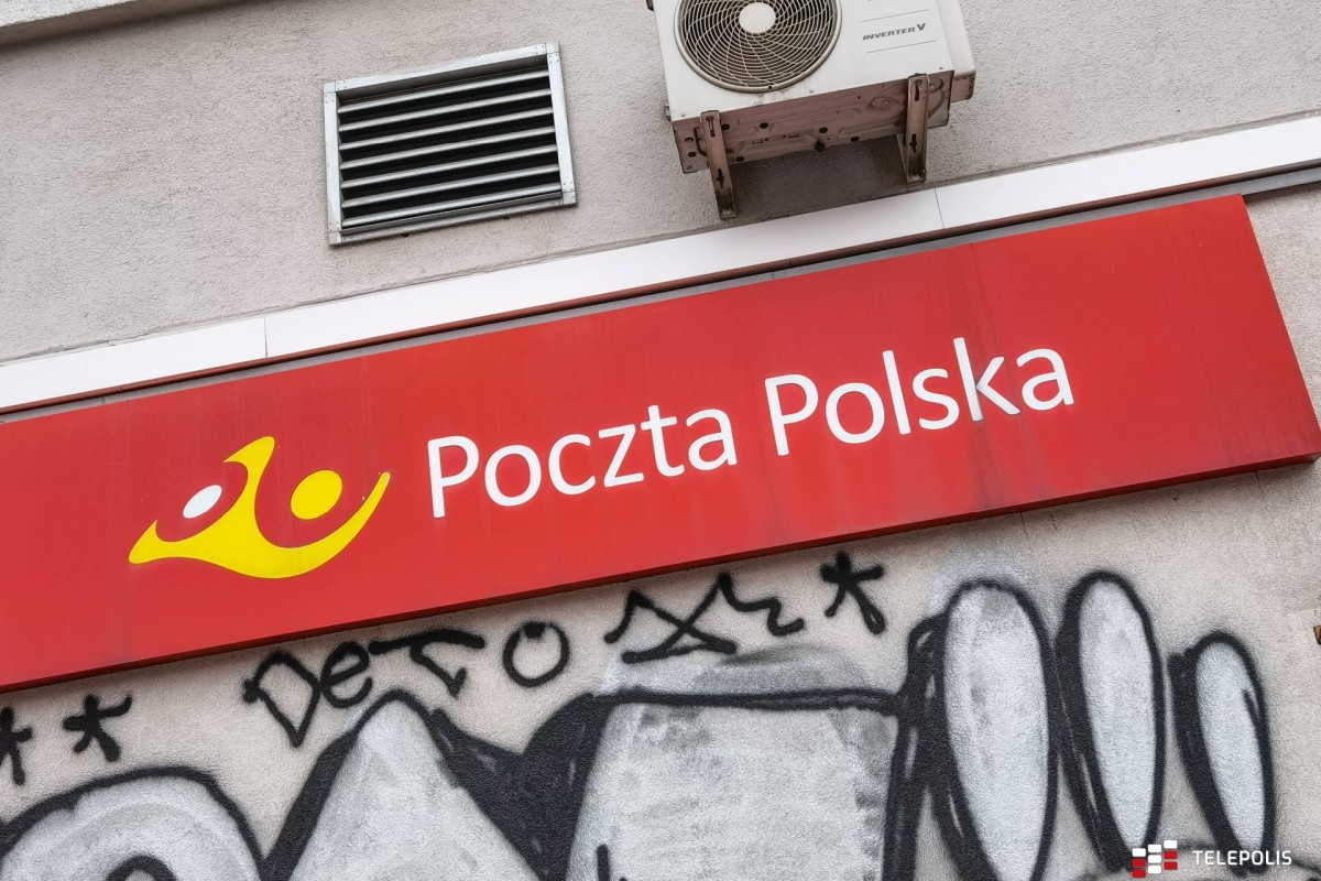 Poczta Polska dalej bawi się w pchli targ. W tle sensacyjna współpraca