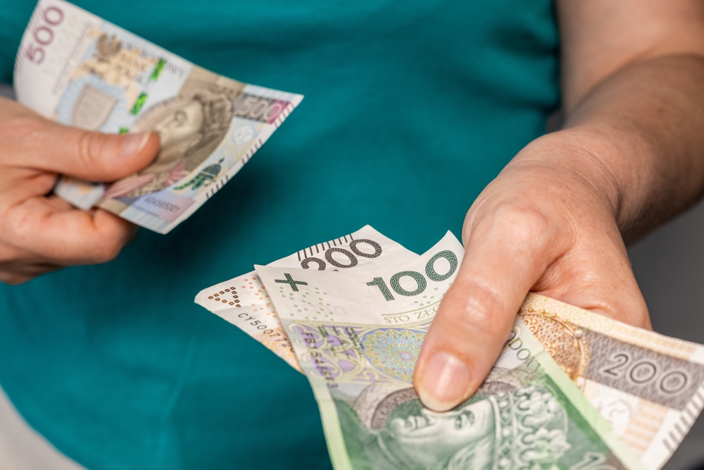 Znany bank odda klientom pieniądze. Niesłusznie naliczał opłaty