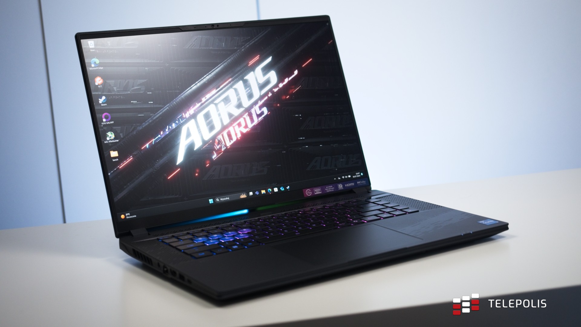 Wydajny laptop nie musi wyglądać jak przystrojona remiza. Gigabyte AORUS 16X - przegląd