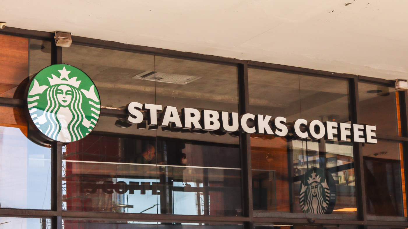 Nowa usługa w Starbucksie. Ucieszy kierowców