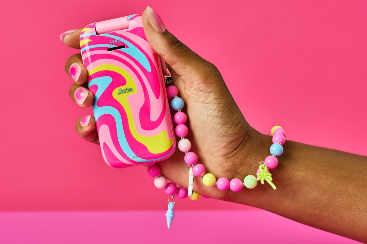 HMD Barbie Phone, czyli różowy powrót do przeszłości