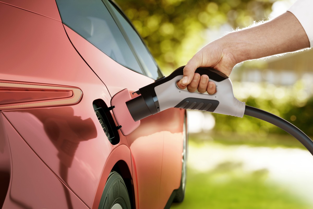 Rząd obiecał Polakom elektryki. Rzecz w tym, że brakło pieniędzy