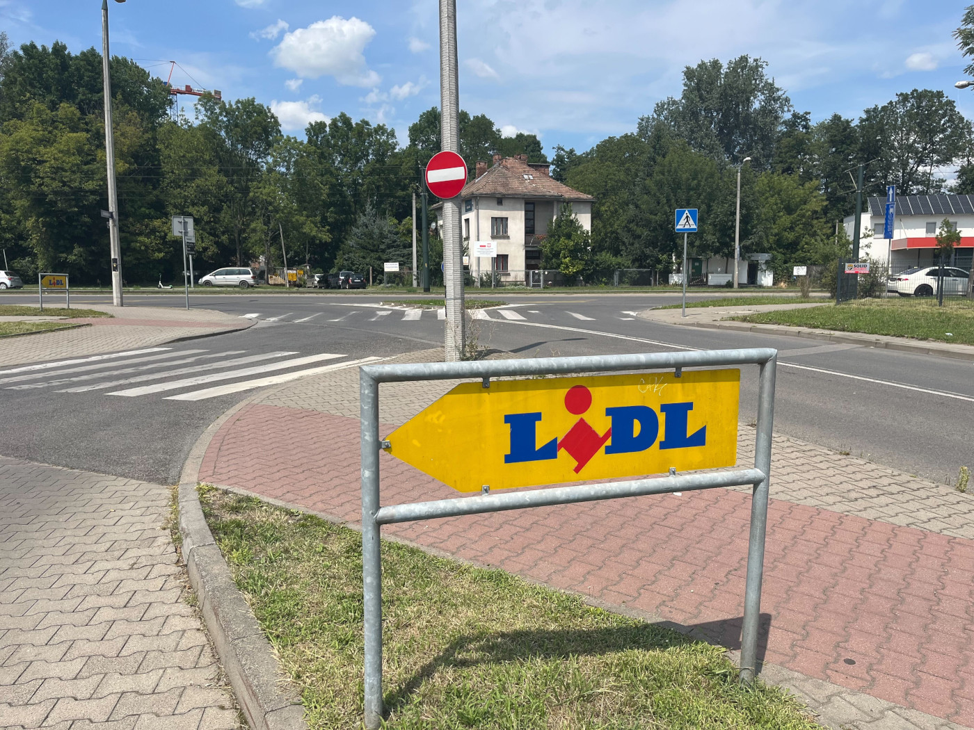 Lidl otwiera sklep z narzędziami. Kolejka na 3 godziny stania