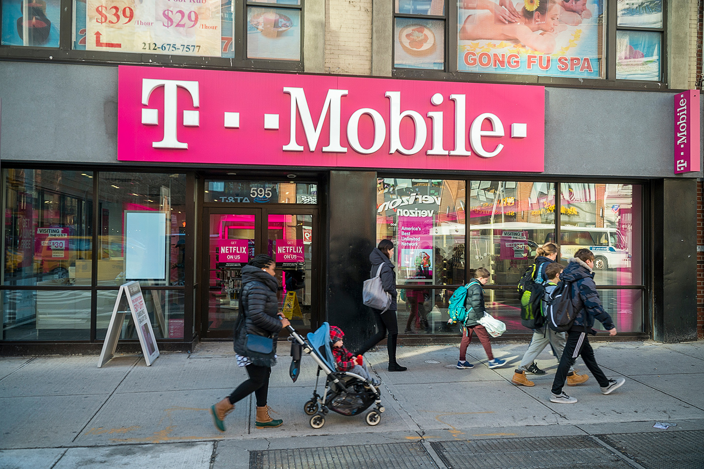Historyczna kara dla T-Mobile. Dane wyciekły, a oni się nie przyznali