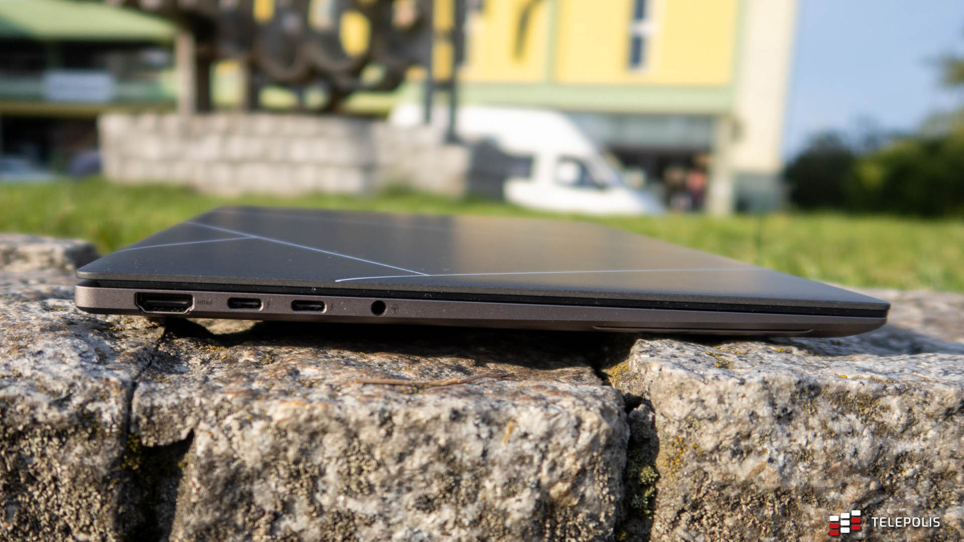 Laptop napędzany księżycową mocą. To naprawdę ma sens (Test)