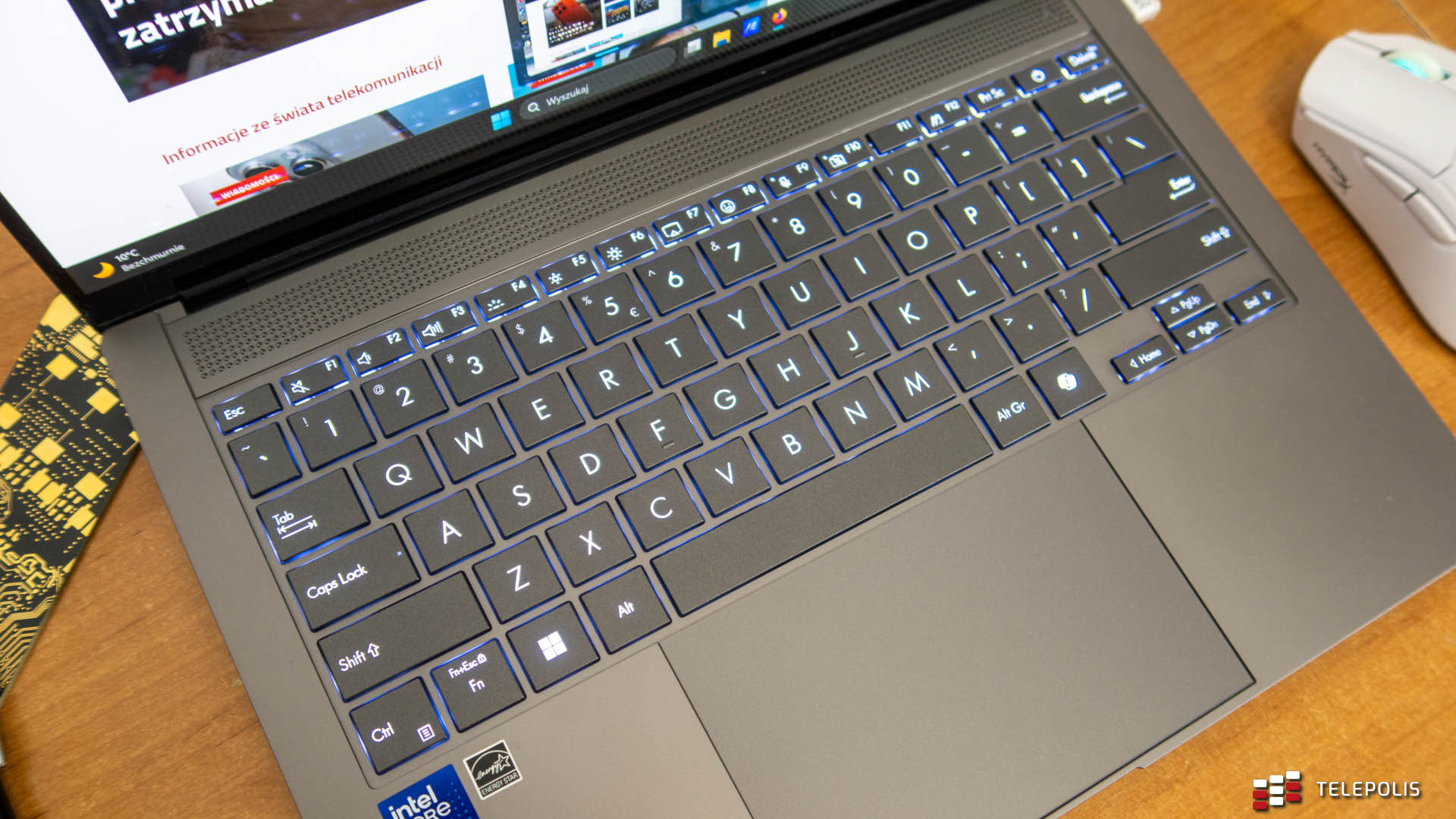 Laptop napędzany księżycową mocą. To naprawdę ma sens (Test)
