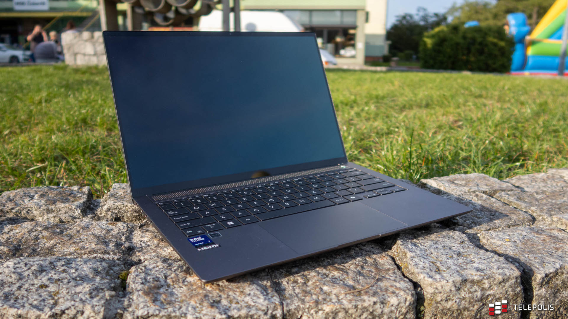Laptop napędzany księżycową mocą. To naprawdę ma sens (Test)