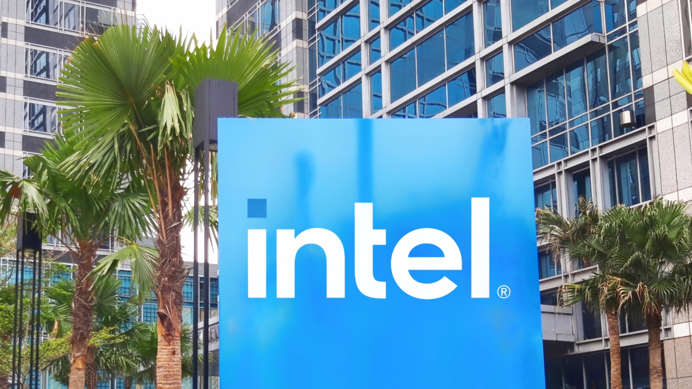 Intel broni się przed upadkiem. Radykalne plany prezesa