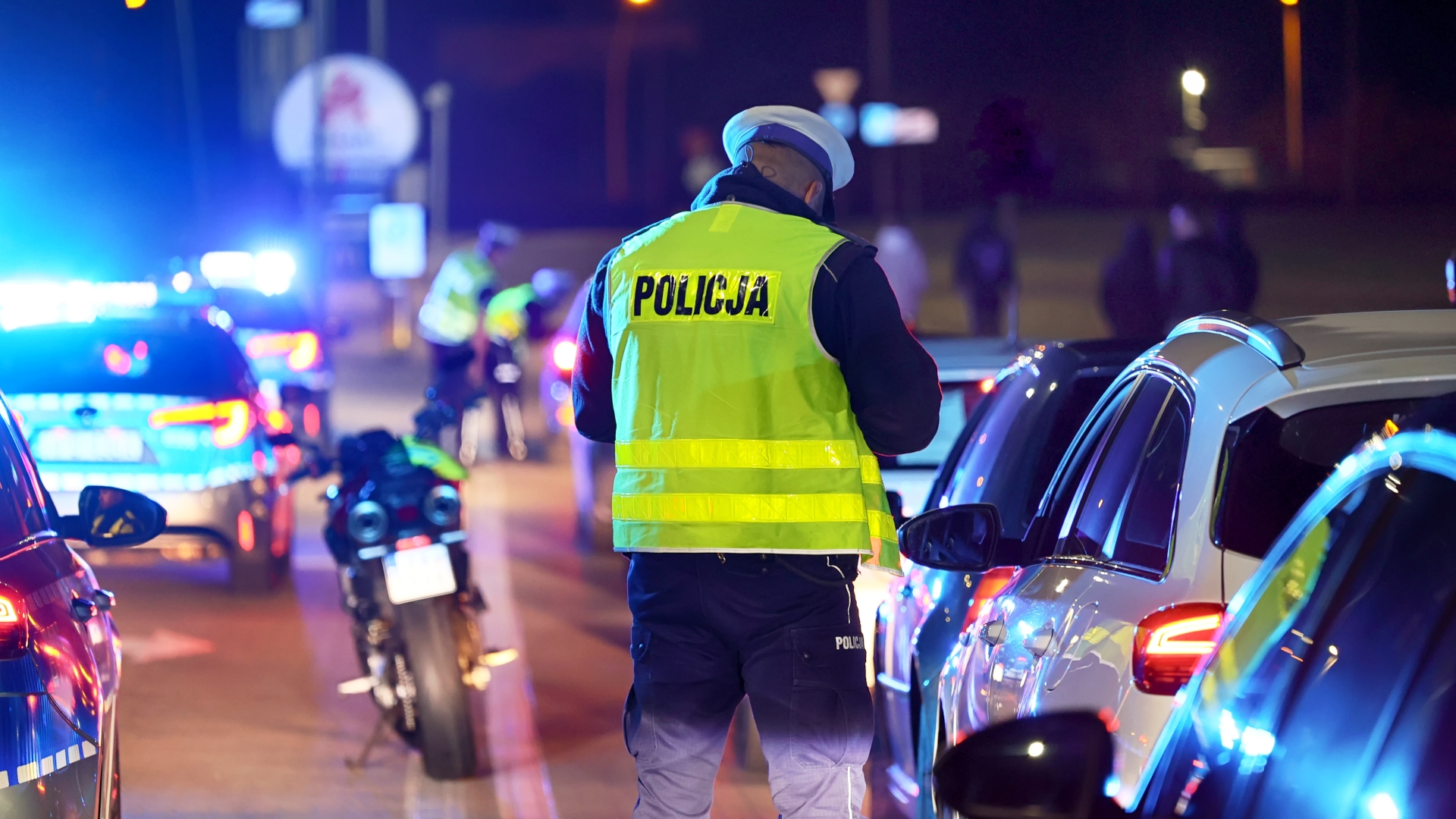 Policjant zabawił się w fotoradar. Grozi mu 10 lat więzienia