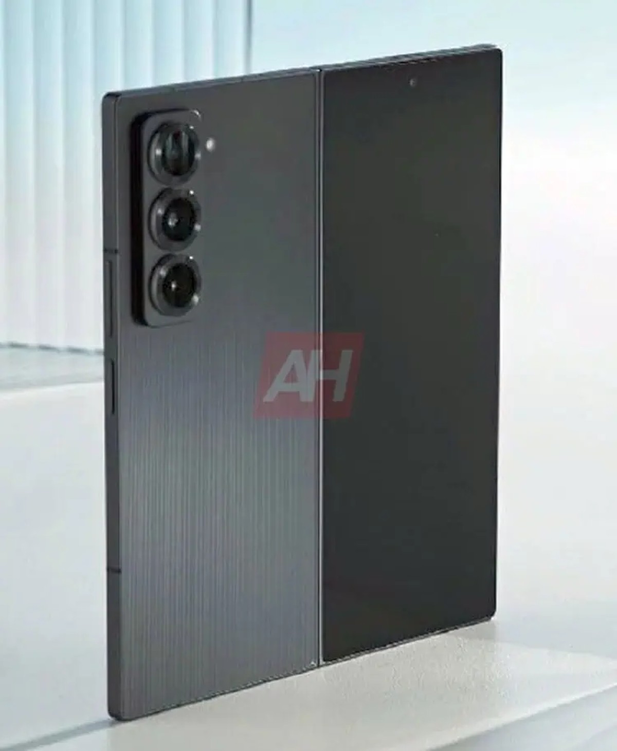 Galaxy Z Fold SE nadchodzi. Tak ma wyglądać nowy „składak” Samsunga