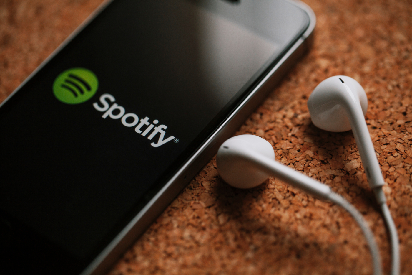 Hit Spotify już w Polsce. Jak z niego korzystać?