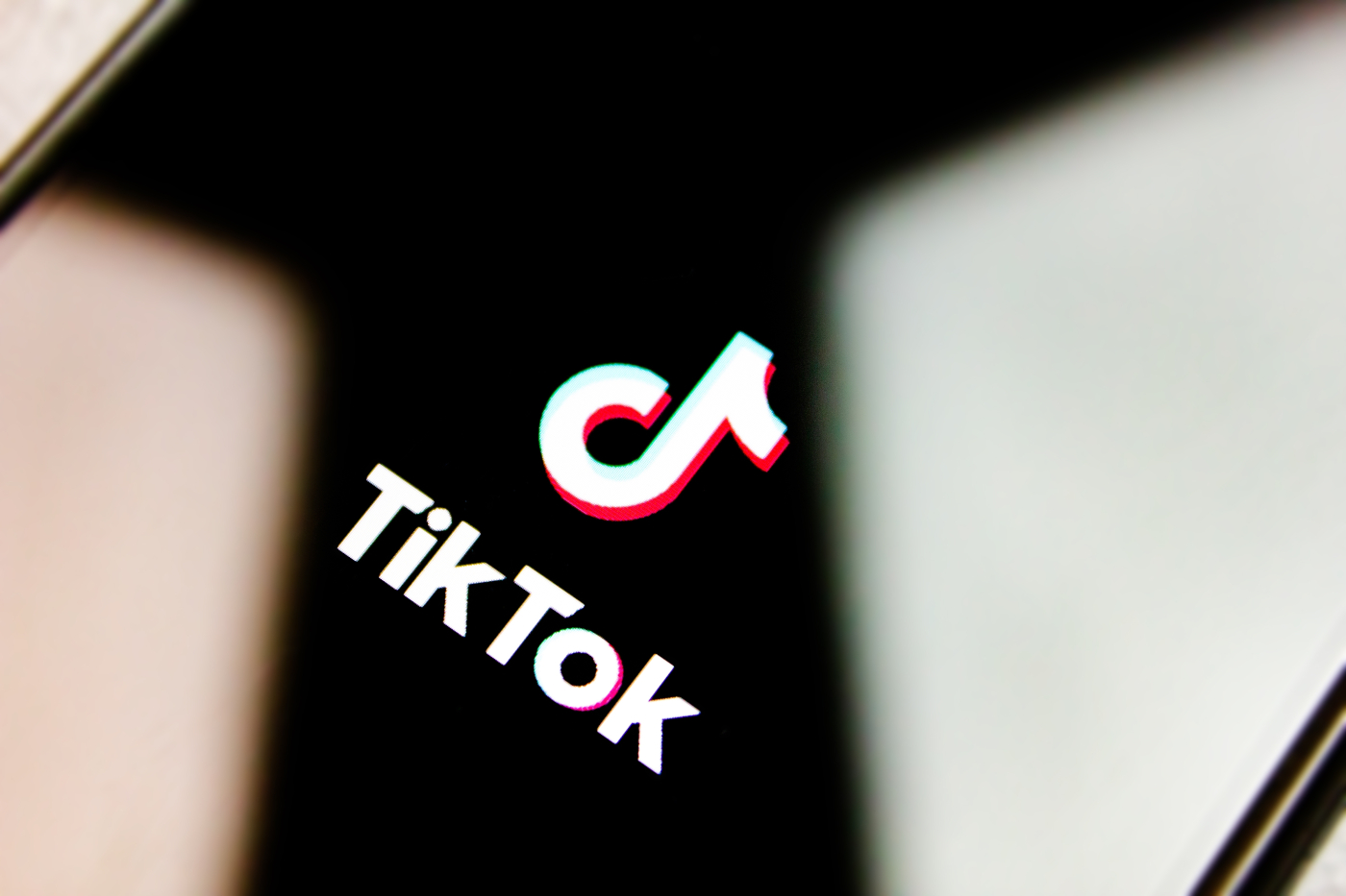 TikTok zamyka jedną ze swoich usług. Konkurencja pozamiatała