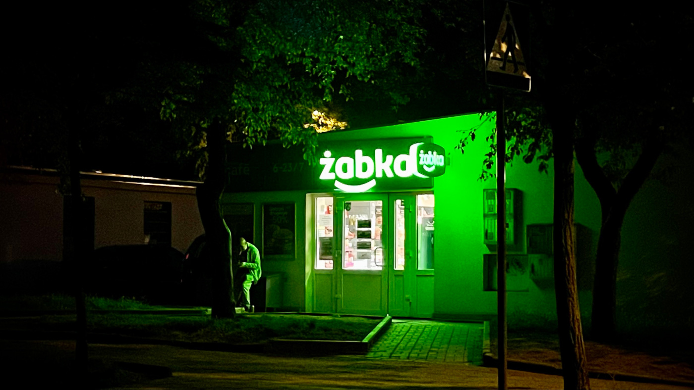 Włamał się do Żabki i zrobił transmisję live