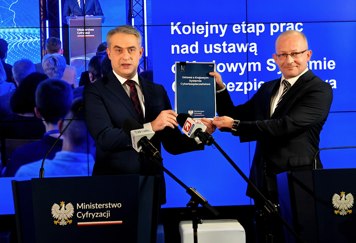 Rząd uporządkuje smartfony i komputery Polaków. Jest ostateczny projekt