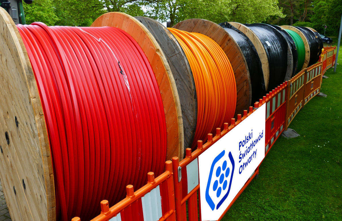Większy zasięg światłowodu. Internet FTTH na kolejnych obszarach Polski