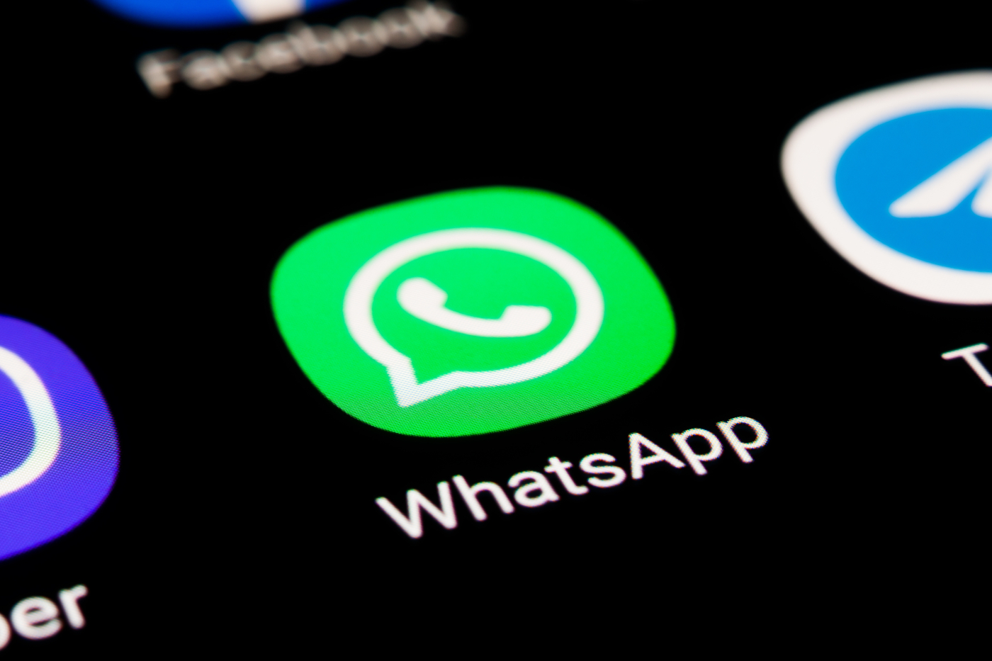 WhatsApp przechodzi małą rewolucję. Będzie wygodniej i bezpieczniej