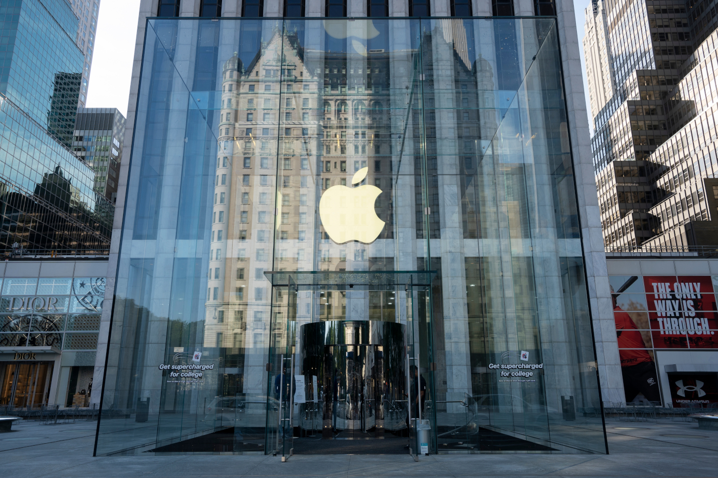 Apple łamie prawo pracy. Jest oskarżenie