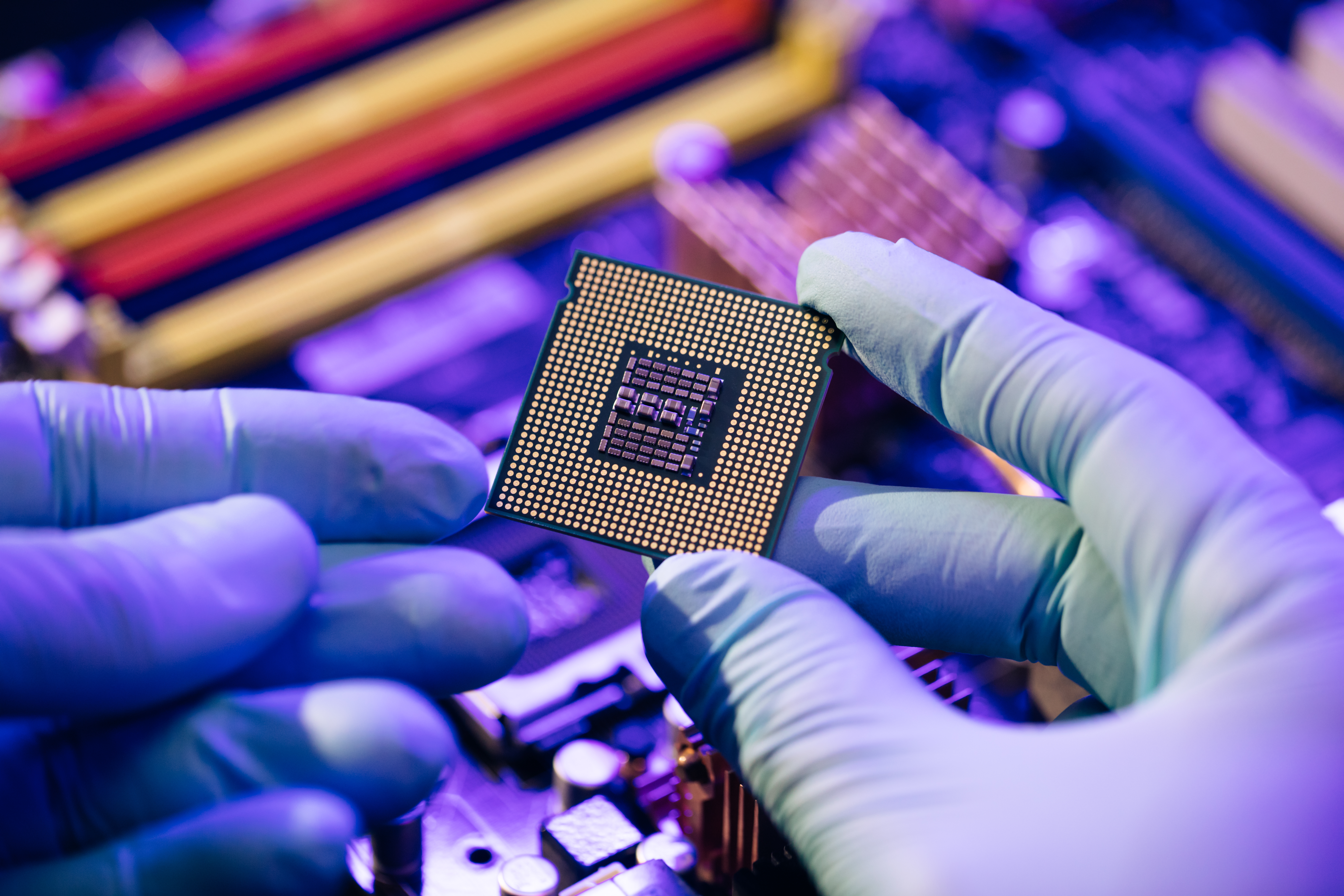 Nowe CPU Intela mają problemy. Dwie firmy chcą przejąć giganta