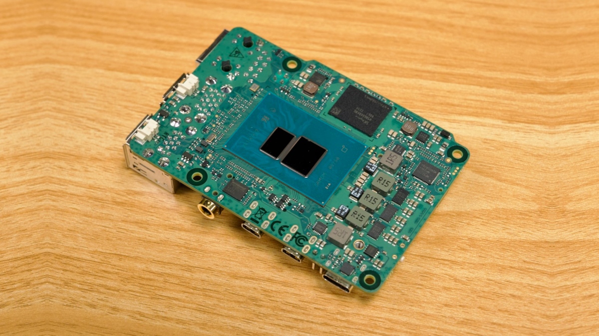 Intel szykuje małego dziwoląga. Będzie tani, ale słaby