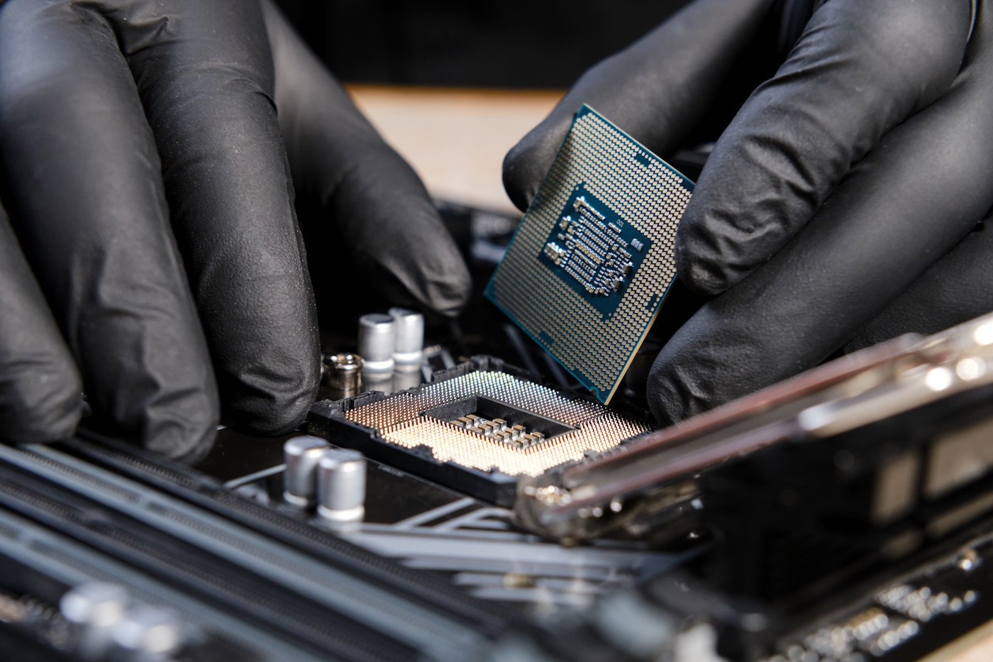 Intel przyznaje się do błędu. Przywróci usunięte komponenty