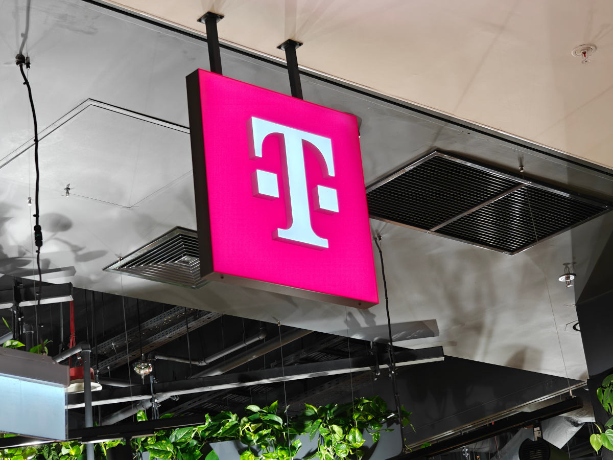 T-Mobile, Pezet i Małgorzata Walewska nagrali wpadający w ucho hit