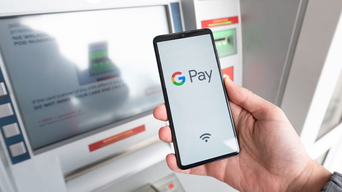 Lepiej wywal to z telefonu. Kradnie pieniądze z karty