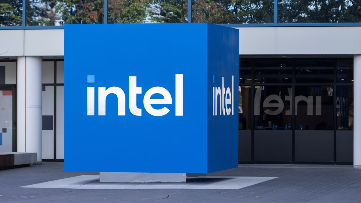 Intel sprzeda procesorowy biznes? Jest chętny na zakup