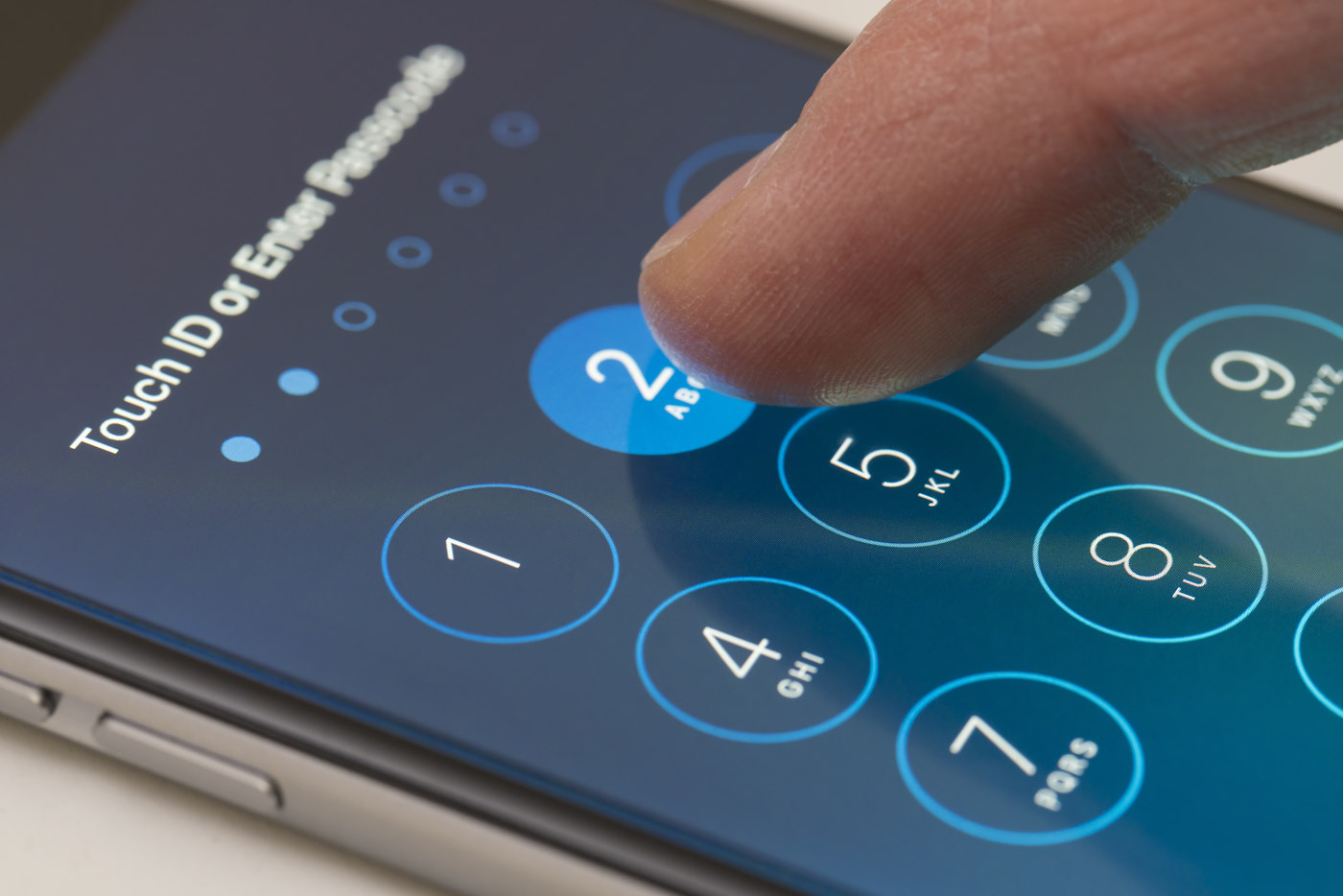 Policjant żąda twojego telefonu? iPhone'a możesz mu bez obaw dać