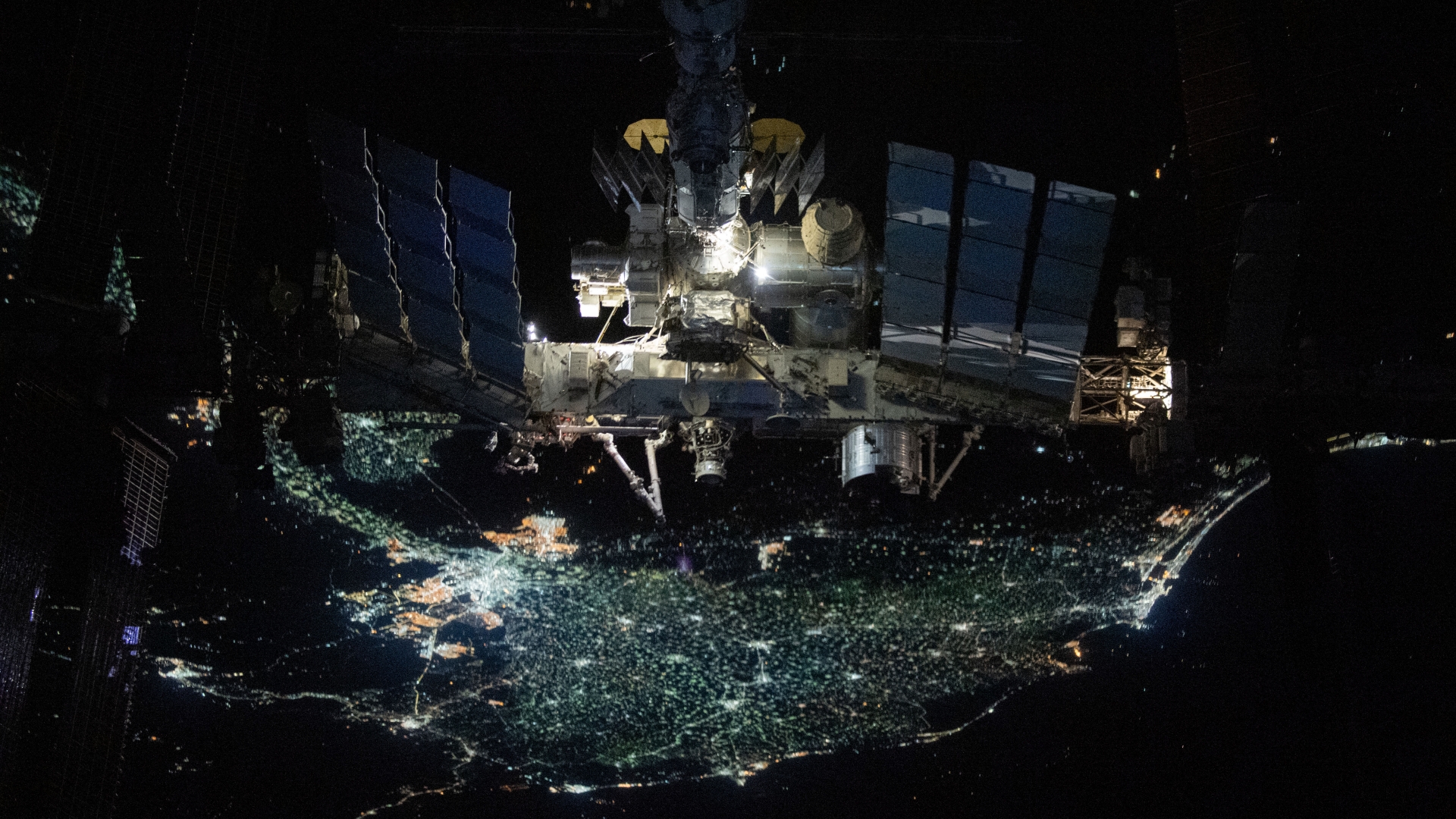 Houston, mamy problem. ISS przecieka, a NASA i Rosja się pospinały