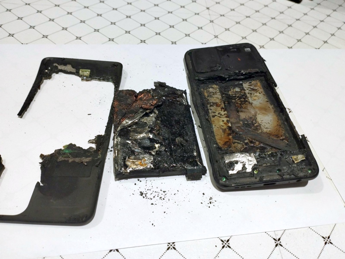 Naszemu czytelnikowi wybuchł Xiaomi. Producent twierdzi, że to wina użytkownika