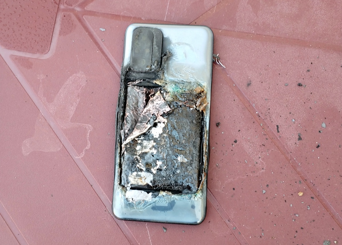 Naszemu czytelnikowi wybuchł Xiaomi. Producent twierdzi, że to wina użytkownika