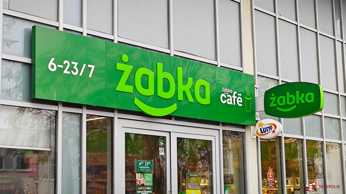 Żabka chce sprzedać ci hot doga na kredyt. Albo cokolwiek innego
