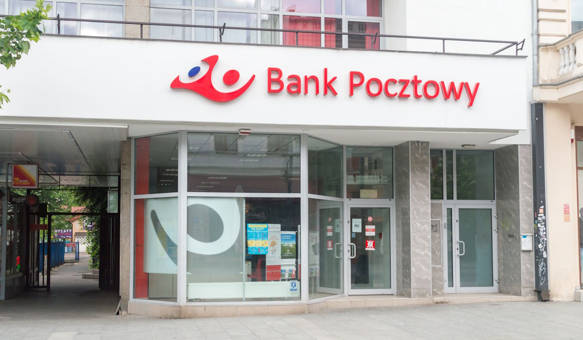 Bank Pocztowy ma nową aplikację. Odświeżył też bankowość internetową