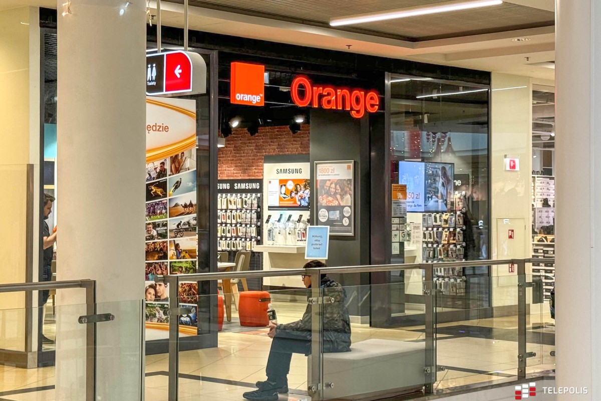 Orange rozdaje prezenty. Doładuj konto i zgarnij 100 GB ekstra