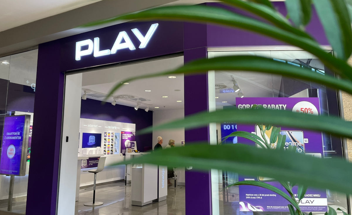 Play na święta: smartfony Samsung, Xiaomi i Realme za pół ceny