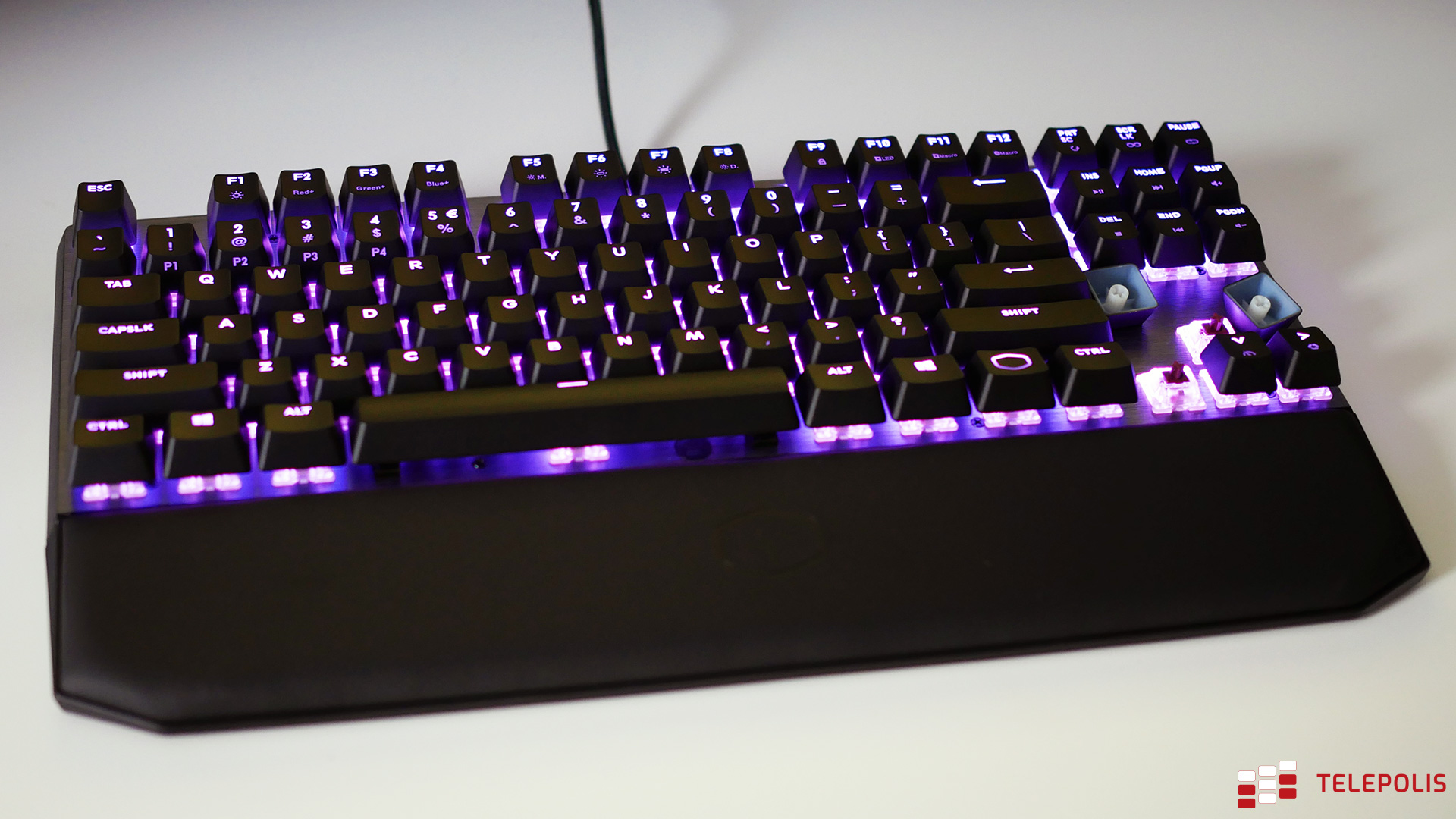 Cooler Master MK730 – test. Ładnie, minimalistycznie i funkcjonalnie