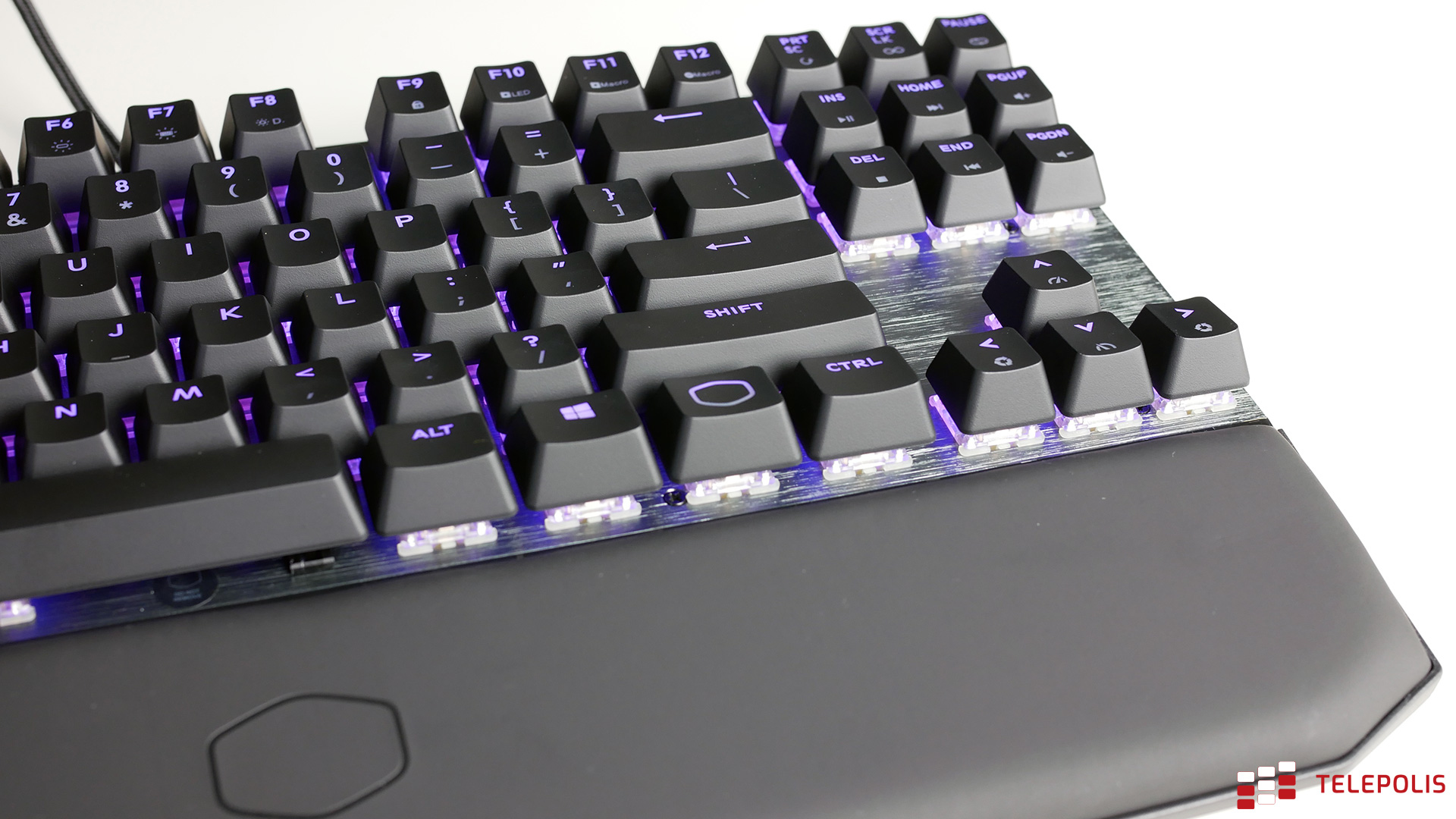Cooler Master MK730 – test. Ładnie, minimalistycznie i funkcjonalnie