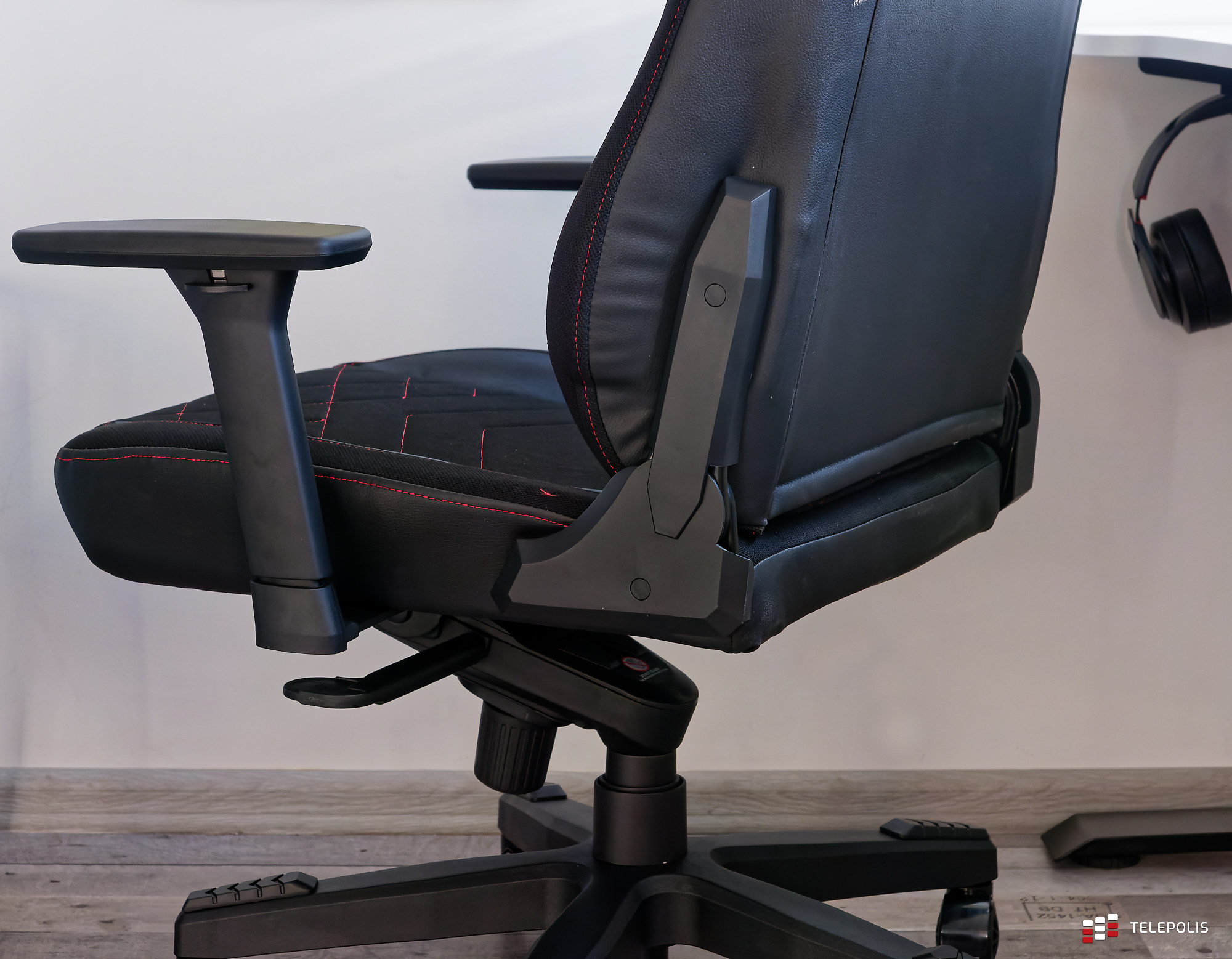 Ergonomiczny fotel dla dorosłych graczy: Genesis Nitro 890