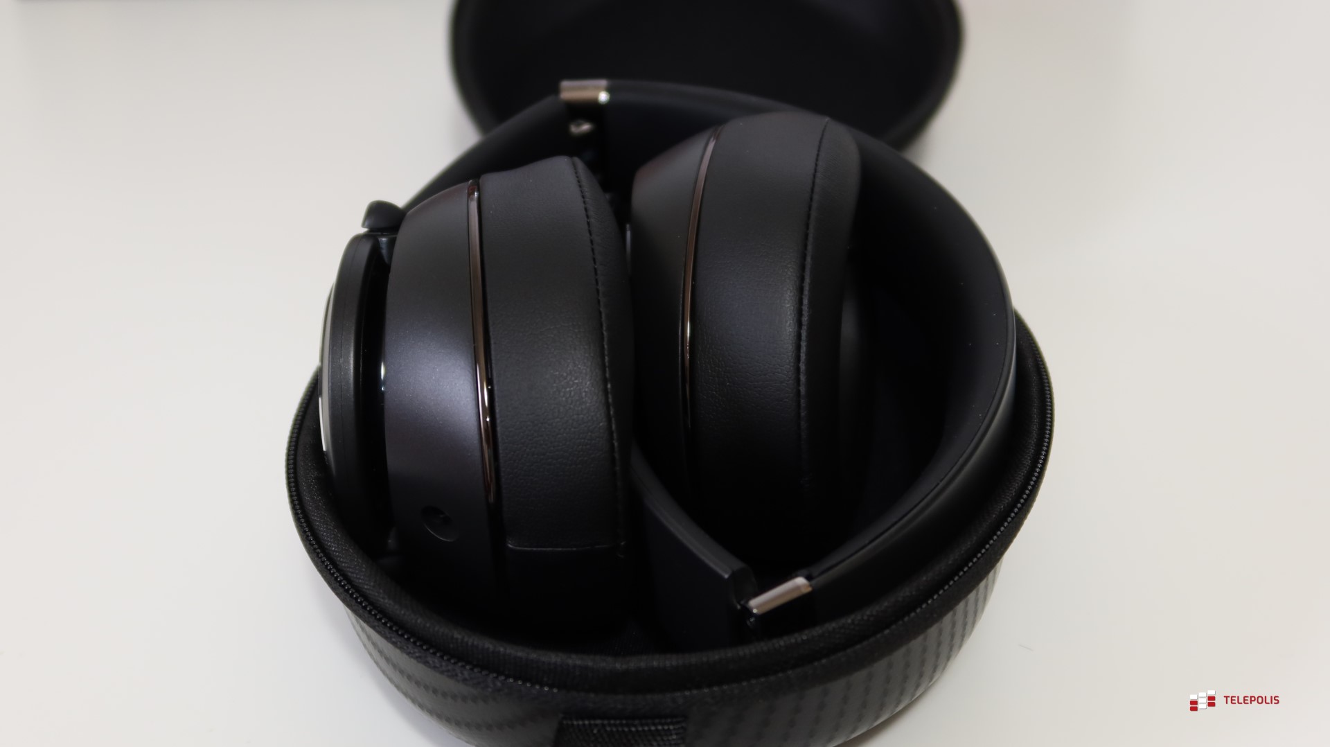 Słuchawko-głośnik dla tych, którzy nie potrafią wybrać jednego (test)