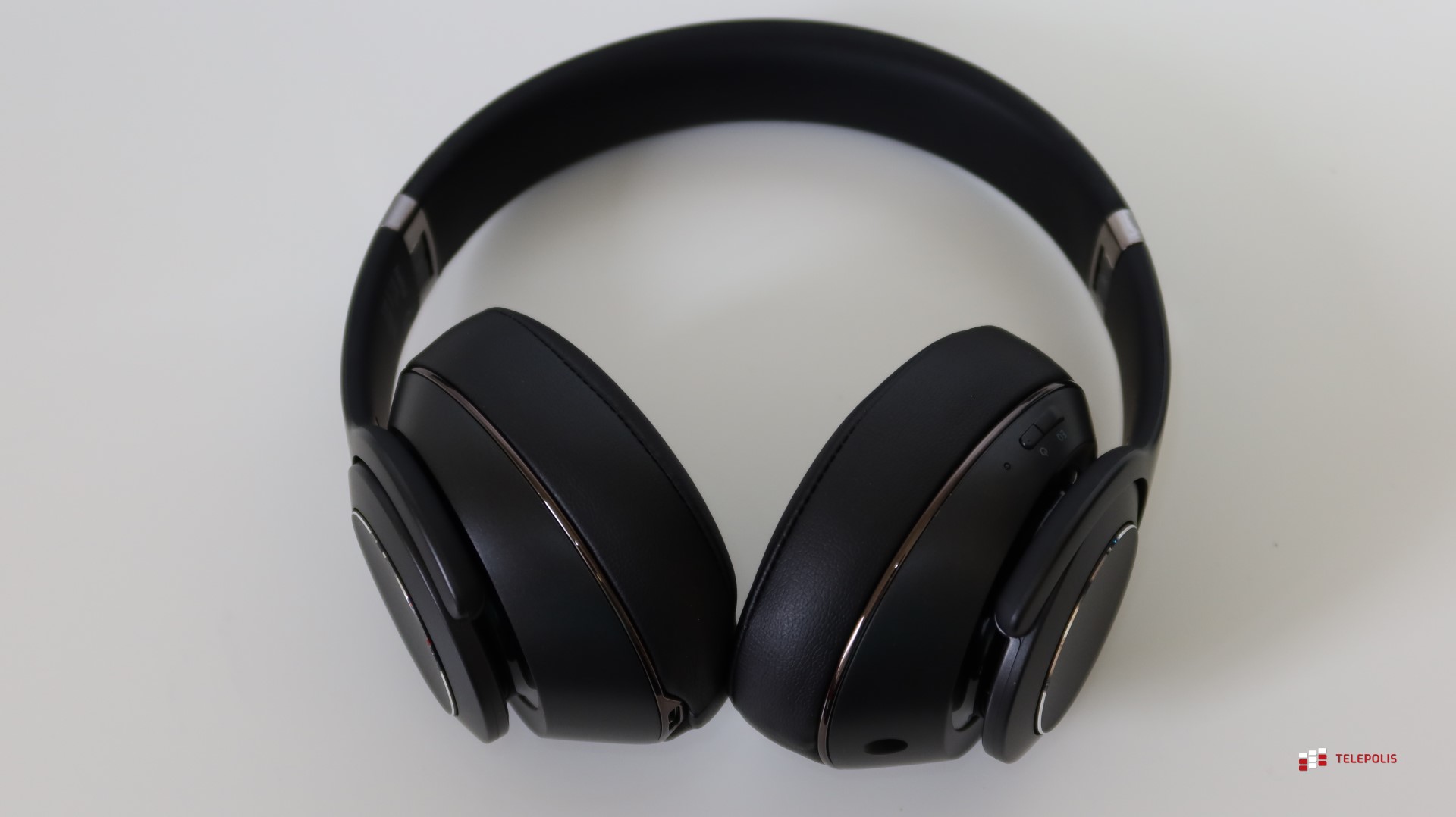 Słuchawko-głośnik dla tych, którzy nie potrafią wybrać jednego (test)