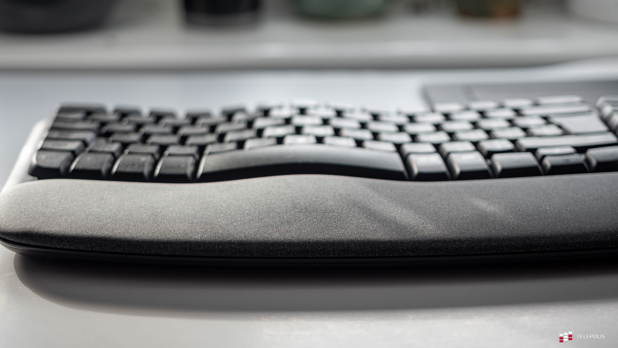 Jak być na fali? Pisz na Logitech Wave Keys (recenzja)
