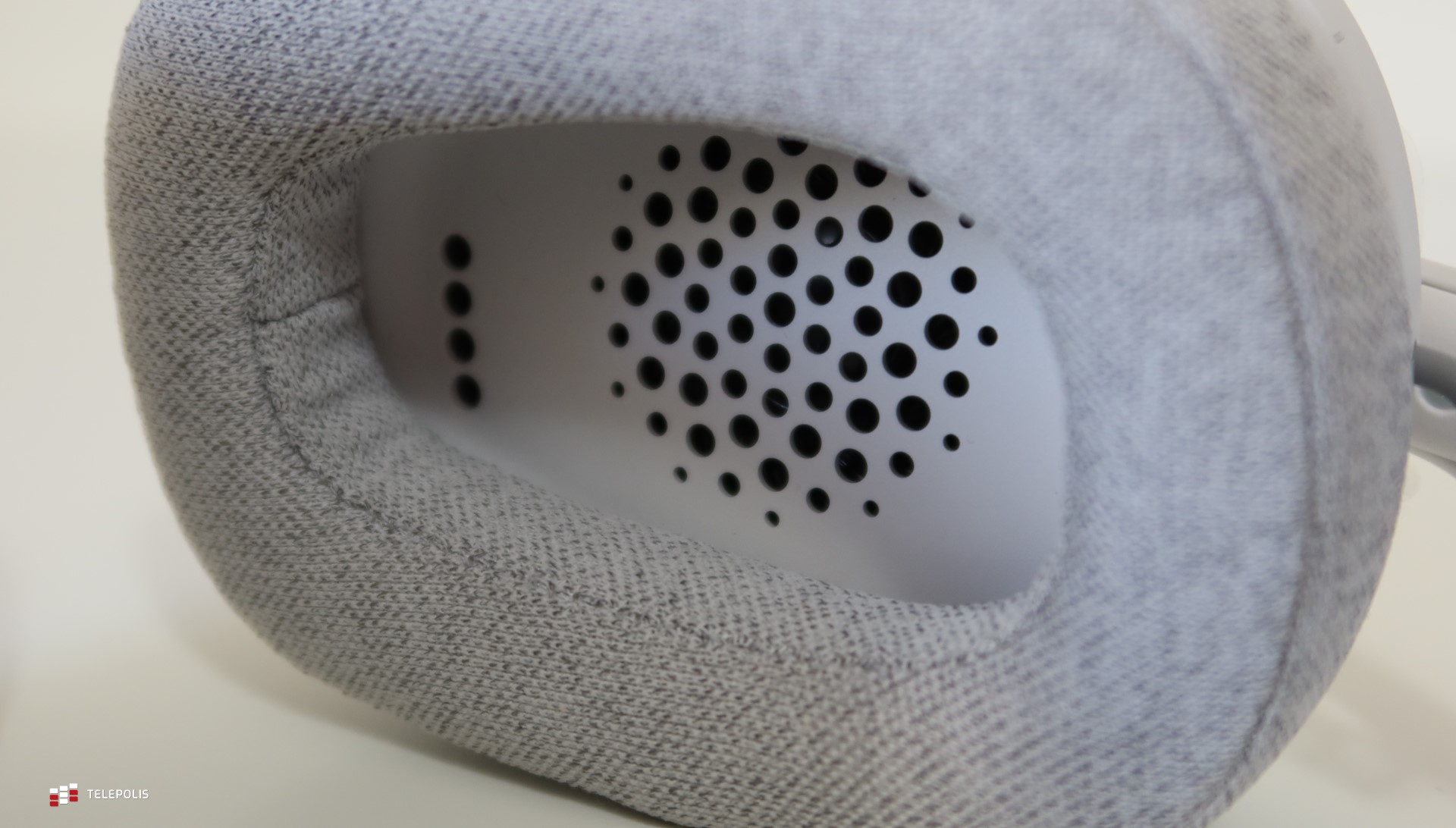 Logitech Zone Vibe 100 - mógłbym rozmawiać przez nie godzinami (test)