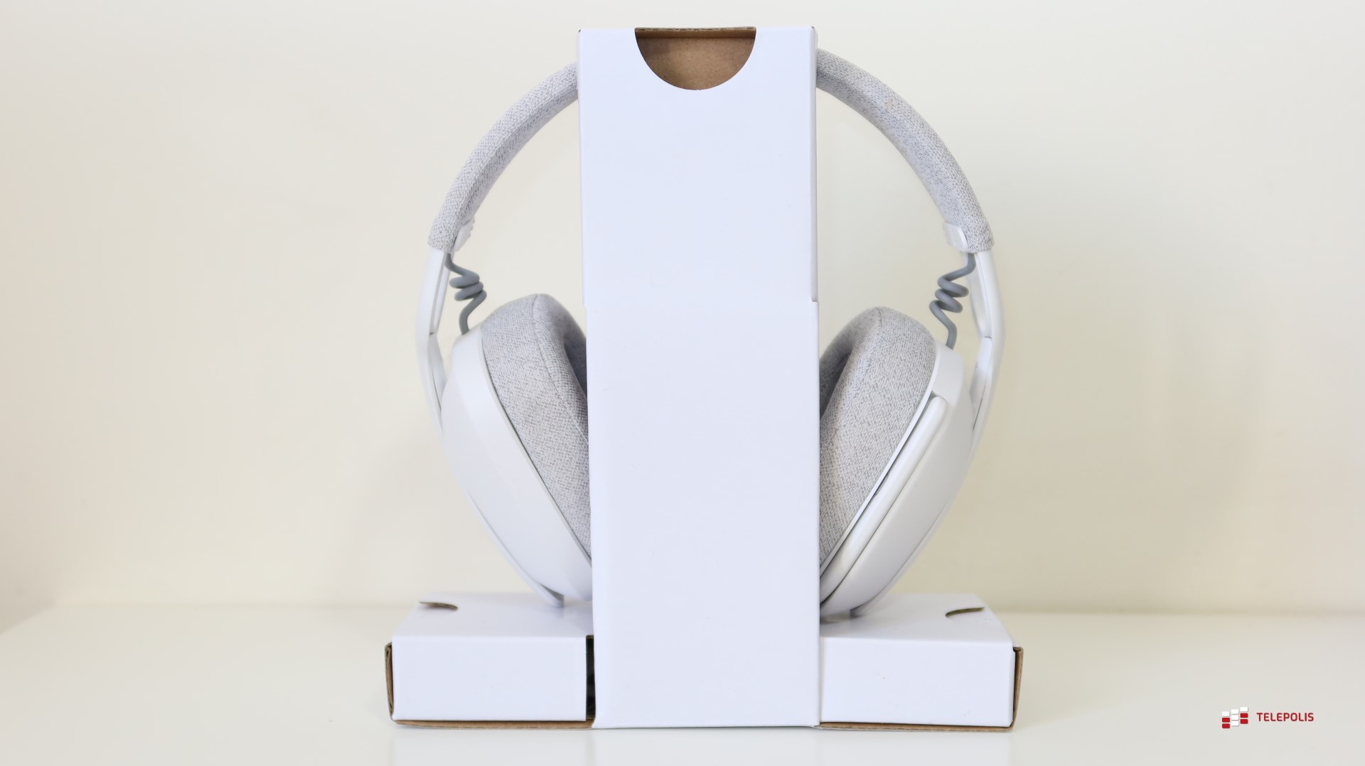 Logitech Zone Vibe 100 - mógłbym rozmawiać przez nie godzinami (test)
