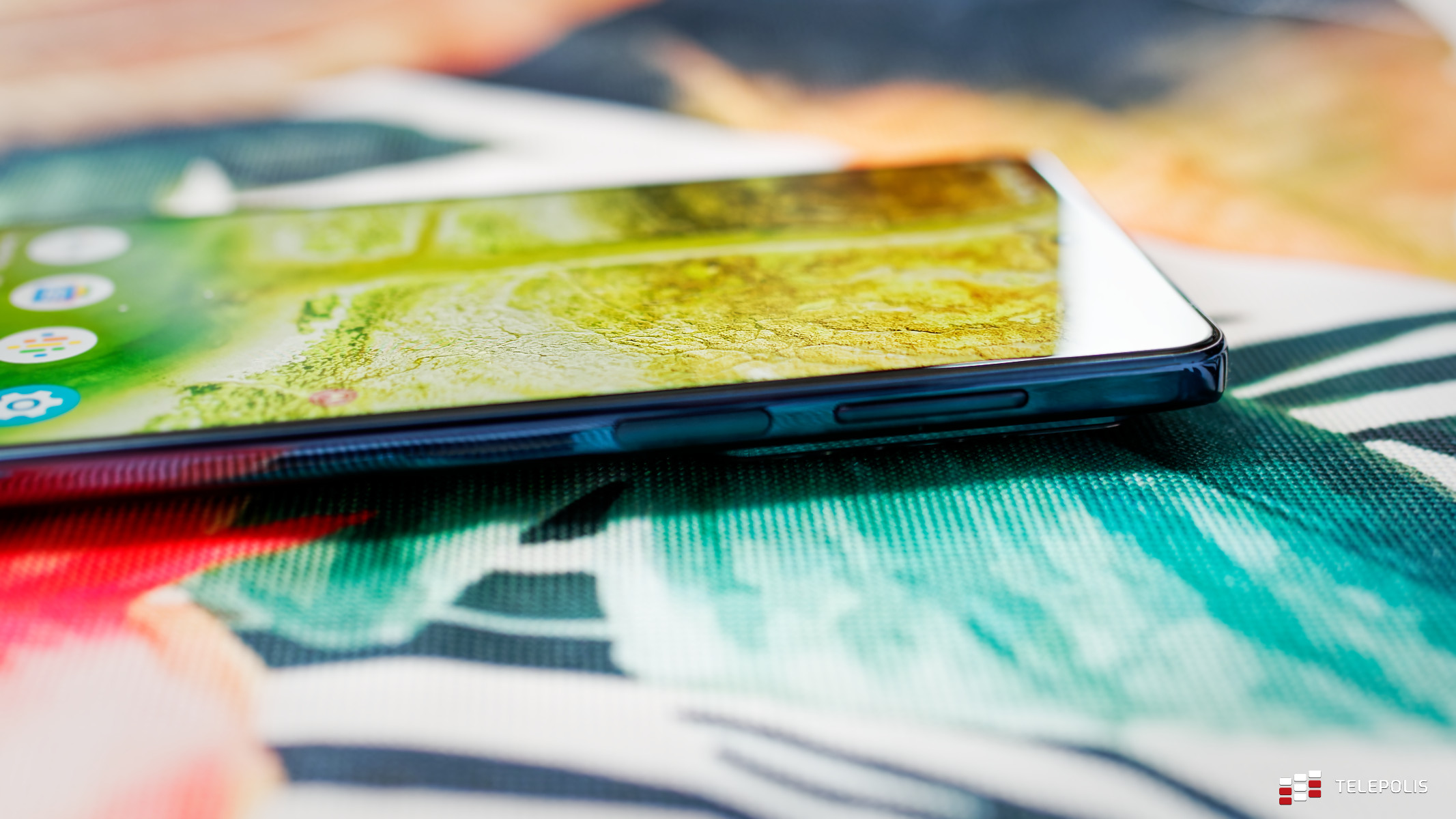 Motorola Edge 20 Pro. Za ten ekran dam się pokroić, ale reszta…