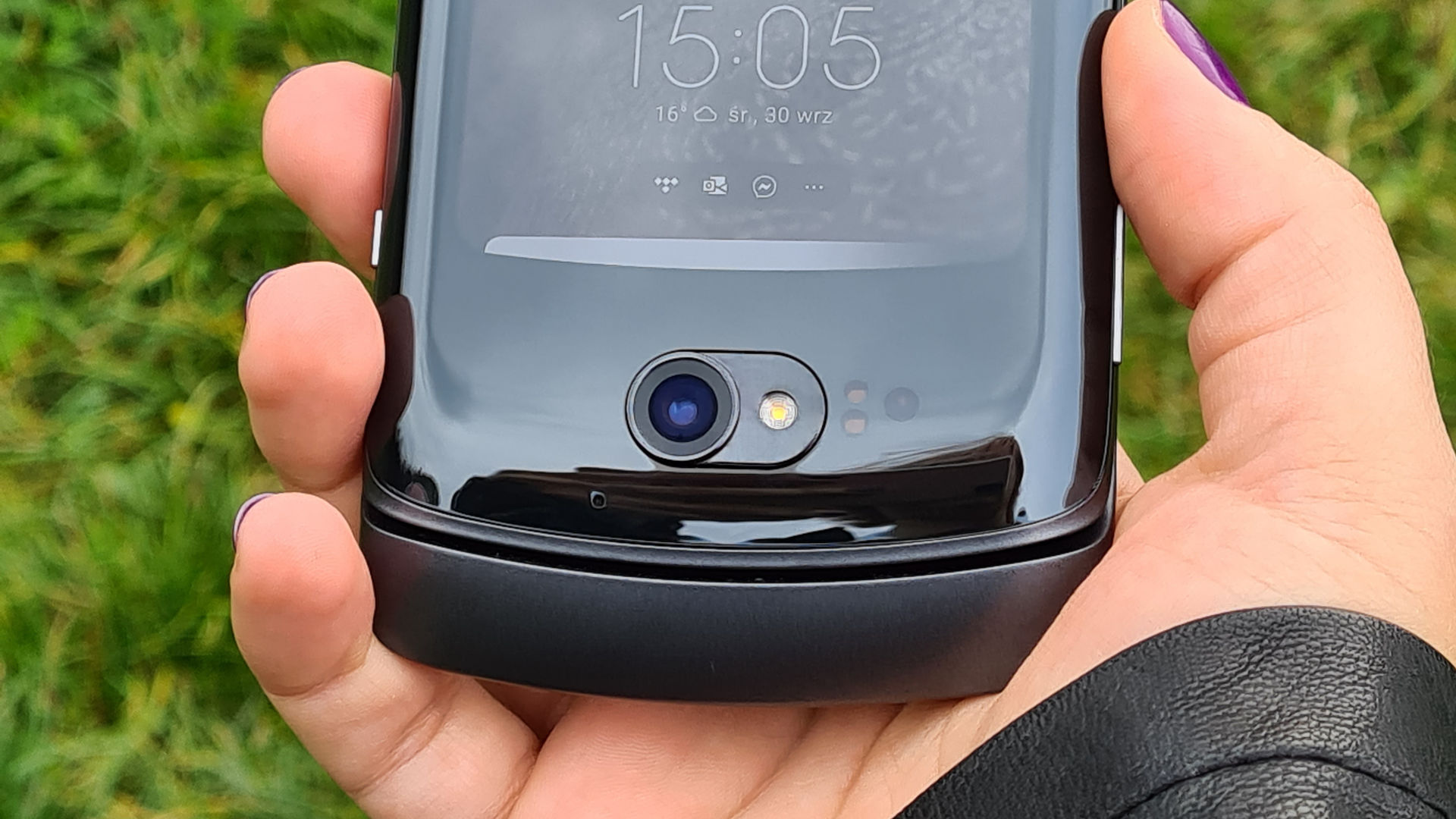 Motorola razr 5G: elegancja warta grzechu. Tnie powietrze i portfel