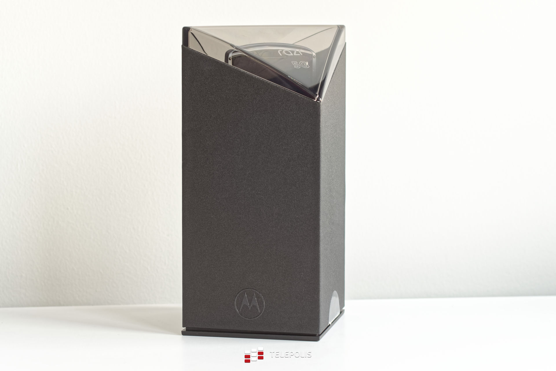 Motorola razr 5G: elegancja warta grzechu. Tnie powietrze i portfel