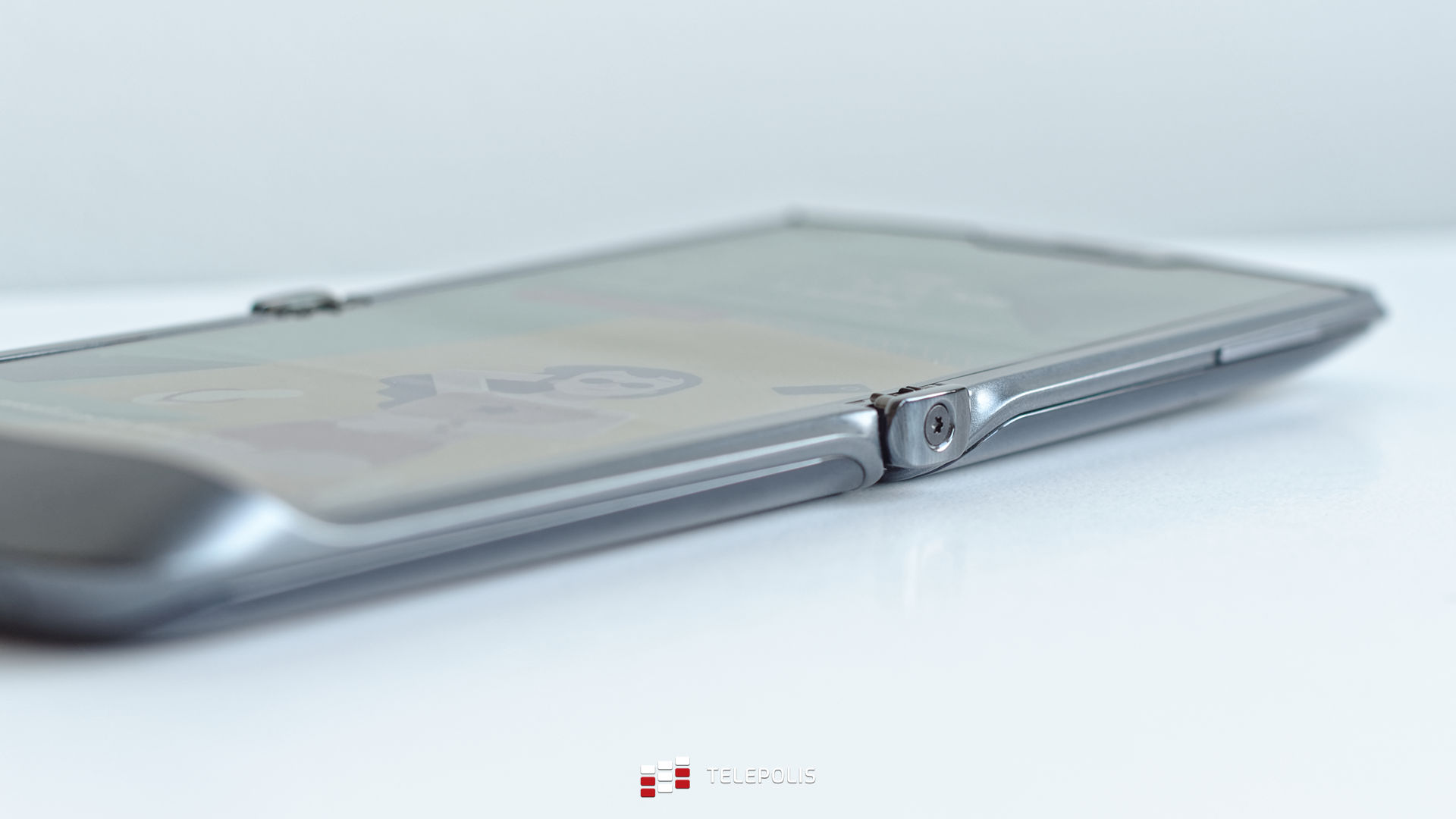 Motorola razr 5G: elegancja warta grzechu. Tnie powietrze i portfel